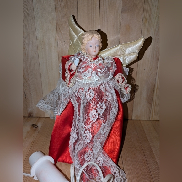 Elegant Red Angel Tree Topper 10 Inch Pre-owned - Picture 2 of 11